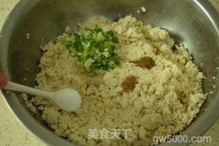 炸豆腐圆子的做法步骤：3