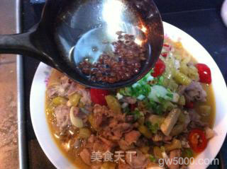酸汤肥牛的做法步骤：16