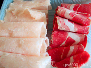 牛肉卷的另一种美味吃法--【酸汤肥牛双拼】的做法步骤：2