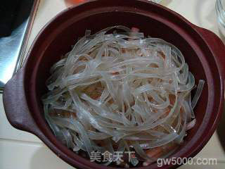 冬季泡菜吃法“酸汤鱼头”的做法步骤：3