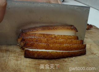 [把你蒸服]《盐菜扣肉》的做法步骤：2