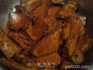 [把你蒸服]《盐菜扣肉》的做法步骤：4
