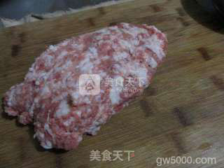 红烧狮子头的做法步骤：1