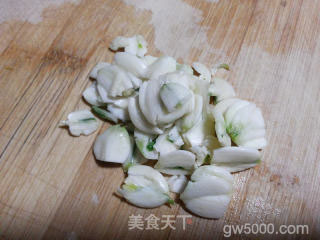 糖醋鲳鱼的做法步骤：2