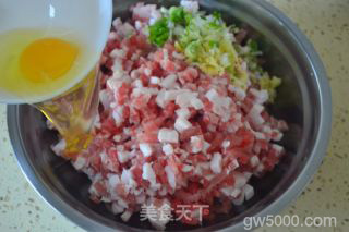 蟹黄狮子头的做法步骤：4