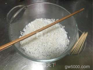 糯米藕的做法步骤：2