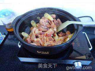 砂锅版地锅鸡的做法步骤：6