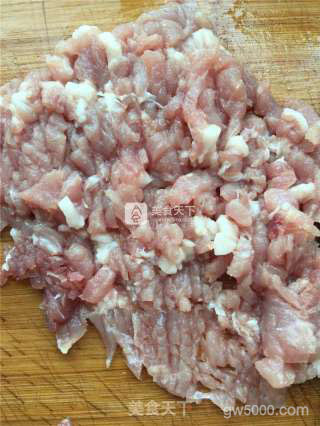 红烧狮子头的做法步骤：1