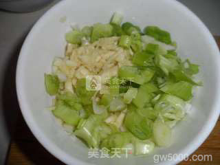 红烧狮子头四喜丸子的做法步骤:6