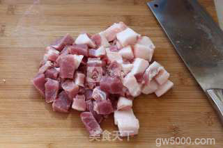 红烧狮子头的做法步骤：2