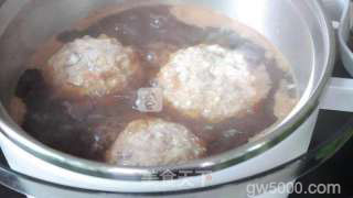 【中国八大菜系】苏菜系列之淮扬狮子头的做法步骤：8