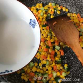 【山东】金玉满堂松仁玉米的做法步骤：7
