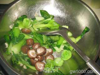 香菇油菜的做法步骤：8