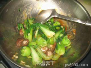 香菇油菜的做法步骤：9