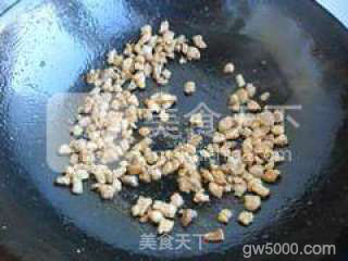 雪菜肉末炒黄豆的做法步骤：3