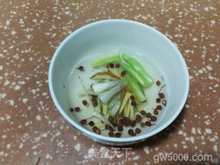 蟹粉狮子头的做法步骤：4