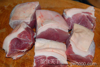 传统酱肉的做法步骤：1