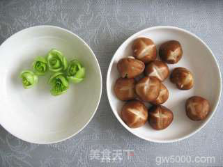 香菇油菜的做法步骤：2