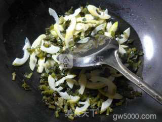 雪菜雷笋年糕汤的做法步骤：5