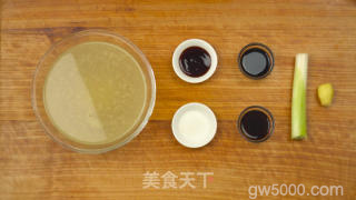 红烧狮子头的做法步骤：3