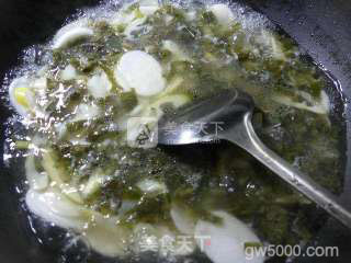 雪菜雷笋年糕汤的做法步骤：7