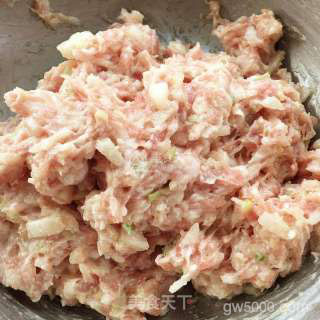 雪梨狮子头的做法步骤：7