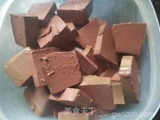 冬瓜鸭血粉丝汤的做法步骤：2