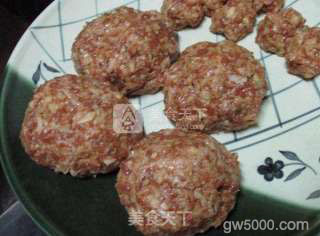 红烧狮子头的做法步骤：6