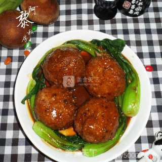 红烧狮子头四喜丸子的做法步骤:8