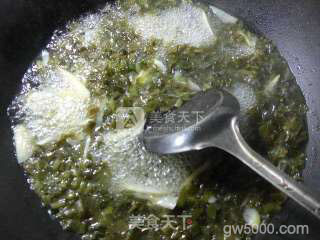 雪菜雷笋年糕汤的做法步骤：6