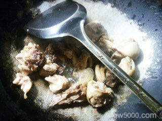 梅干菜大豆蛋白烧鸡腿的做法步骤：4