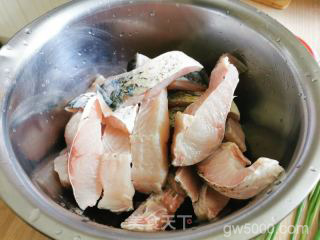 苏式五香熏鱼的做法步骤：1