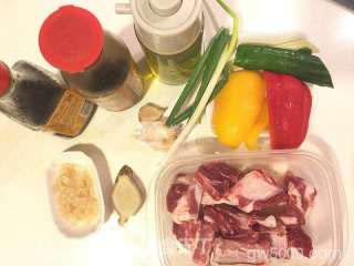 酸甜排骨的做法步骤:1