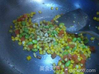 松仁玉米的做法步骤：7