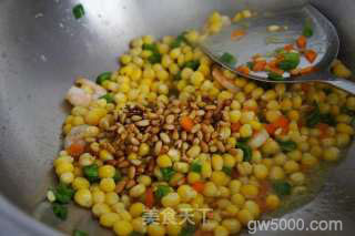 鲜虾仁松仁玉米的做法步骤：7