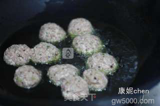 红烧狮子头的做法步骤：5