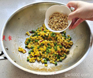 【金银满仓松仁玉米】——两招做出最好吃的快手儿童经典菜的做法步骤：7