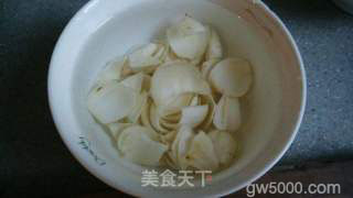 蔓越莓西芹百合的做法步骤：1