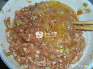 红烧狮子头四喜丸子的做法步骤:2