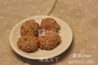 红烧狮子头的做法步骤：4