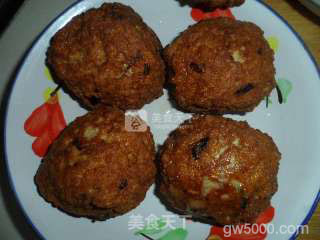 红烧狮子头四喜丸子的做法步骤:5