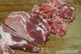 【清炖狮子头】：清淡不寡淡的年味菜的做法步骤：2