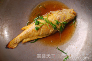 煎烧黄花鱼的做法步骤：4