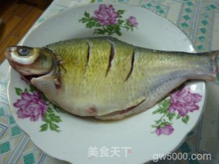 简单三步打造美味——蒸扁鱼的做法步骤：1