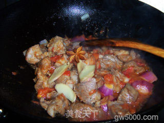 冬季养生菜的最佳搭配---番茄胡萝卜炖牛腩的做法步骤：8