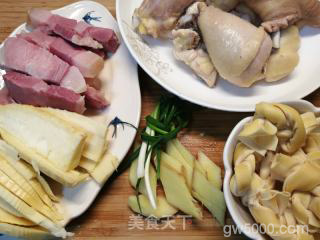 江南名菜～腌笃鲜，汤白汁浓 鲜香味美的做法步骤：3