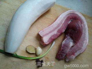 萝卜烧肉的做法步骤：1