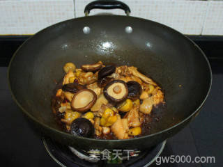 【香菇板栗鸡煲】的做法步骤：9