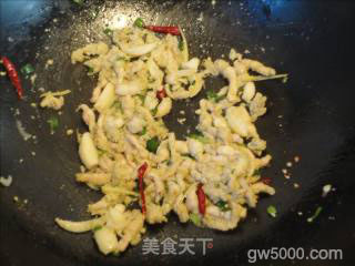 洋葱炒豆丹的做法步骤：5