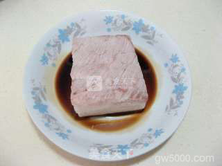 梅菜扣肉的做法步骤：4